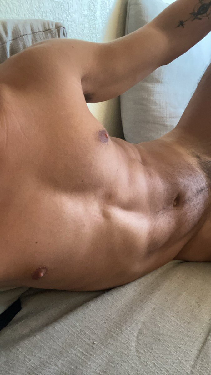 johdzrdz's tweet photo. I need a cuddle 😘 #gay #onlyfans #nude https://t.co/tRGtMMmuYh