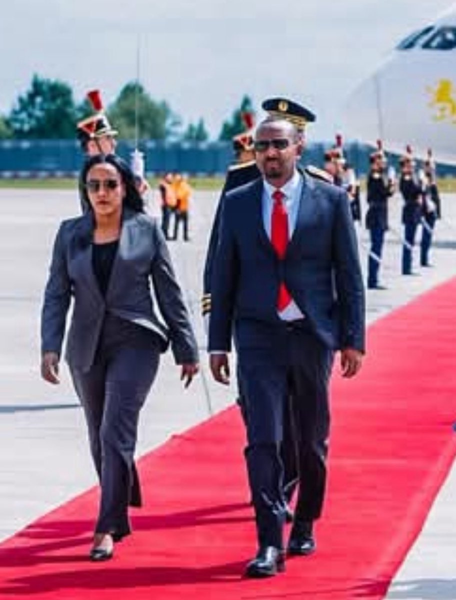 መረጃ:-

አብይ  አህመድ ወደ ፈረንሳይ የሄደው ዝናሽን
ብቻ ይዞ ነው:: አንድም ሚንስትር አብሮት አልሄደም ፈረንሳይ ሲደርስ የውጭ ጉዳይ ሚንስትሩም ሆነ ማክሮ አልተቀበሉትም ጉዞው ሚስጥር ሆኖ እንዲቆይ ፍላጎት ቢኖረውም African Intelligence መረጃውን