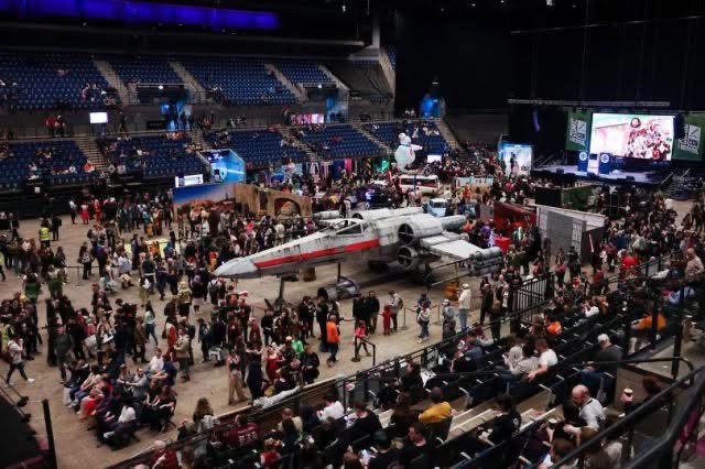 comconmanc's tweet photo. We'll be getting all of the props announced soon for Comic Con Manchester.

With some amazing Star Wars guest onsite, we'll surely have to set up one of our large vehicle props!

Which would you rather see this July...
Give us a Like for the Scout Walker &amp; a RT for the X-Wing.... https://t.co/6yiBBR5Q7e