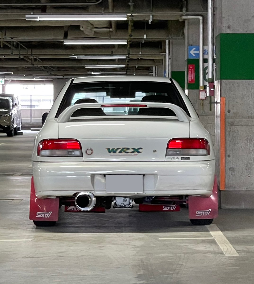 #私の愛車の簡単なスペック

インプレッサWRX typeRA STi III
エンジン：EJ20K
排気量：2L
馬力：280ps
トルク：35kg
車重：1360kg(ロールケージ、フルガード、6速化、etc…)
燃費：7.7km/L
駆動方式：4WD
ミッション：KOTOUC
特徴：フラップ多め