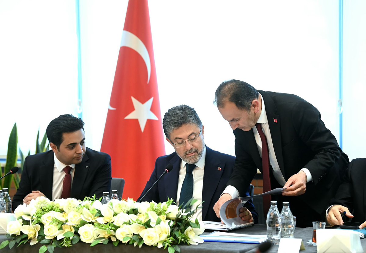 37pinarbasi37's tweet photo. 📍 Ankara | Tarım ve Orman Bakanlığı

Tarım ve Orman Bakanımız Sayın İbrahim YUMAKLI beyefendiyi, Kaymakamımız Sayın Onur ÇELİK, Belediye Başkanı Sayın Serkan ARI, İl Genel Meclis Üyeleri Sayın Mehmet YILMAZ, Sayın Yavuz GÖK ve Muhtarlarımız, Bakanlıkta ziyarette bulundular. https://t.co/6U3qYWU7bR