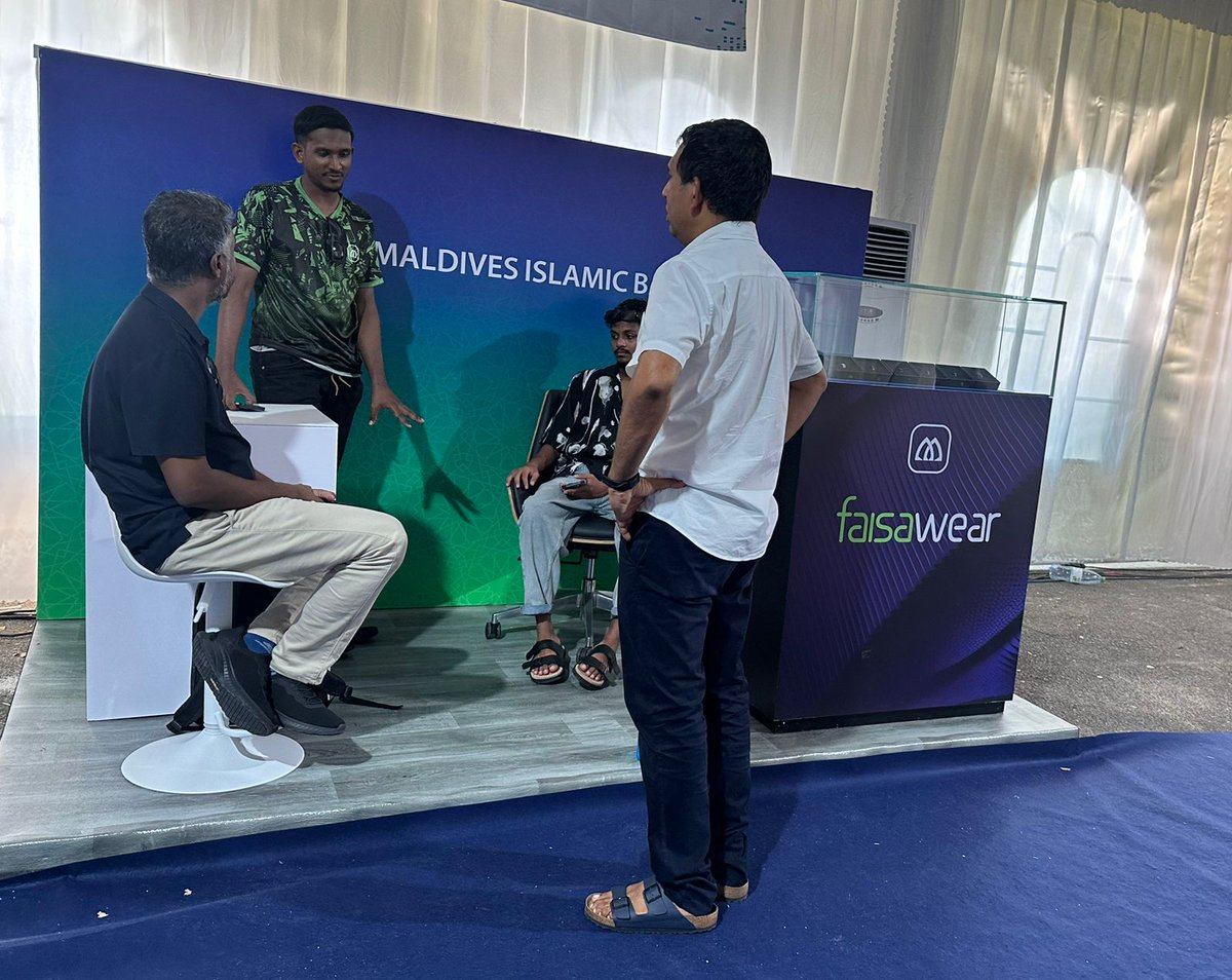 MoEDmv's tweet image. Final preparations for Maldives Expo 2025 are underway. We&apos;re proud to showcase our talented craftmakers. This exhibition will highlight artistry and craftsmanship that defines our nation. Everyone is invited! #CreativeMaldives #MaldivesExpo2025