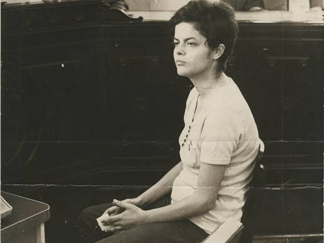 Perseguida, presa e torturada pela ditadura, Dilma Rousseff acaba de ser anistiada. Um passo essencial na longa travessia pela memória, pela justiça e pela dignidade de quem lutou — e ainda luta — por democracia, liberdade e verdade!