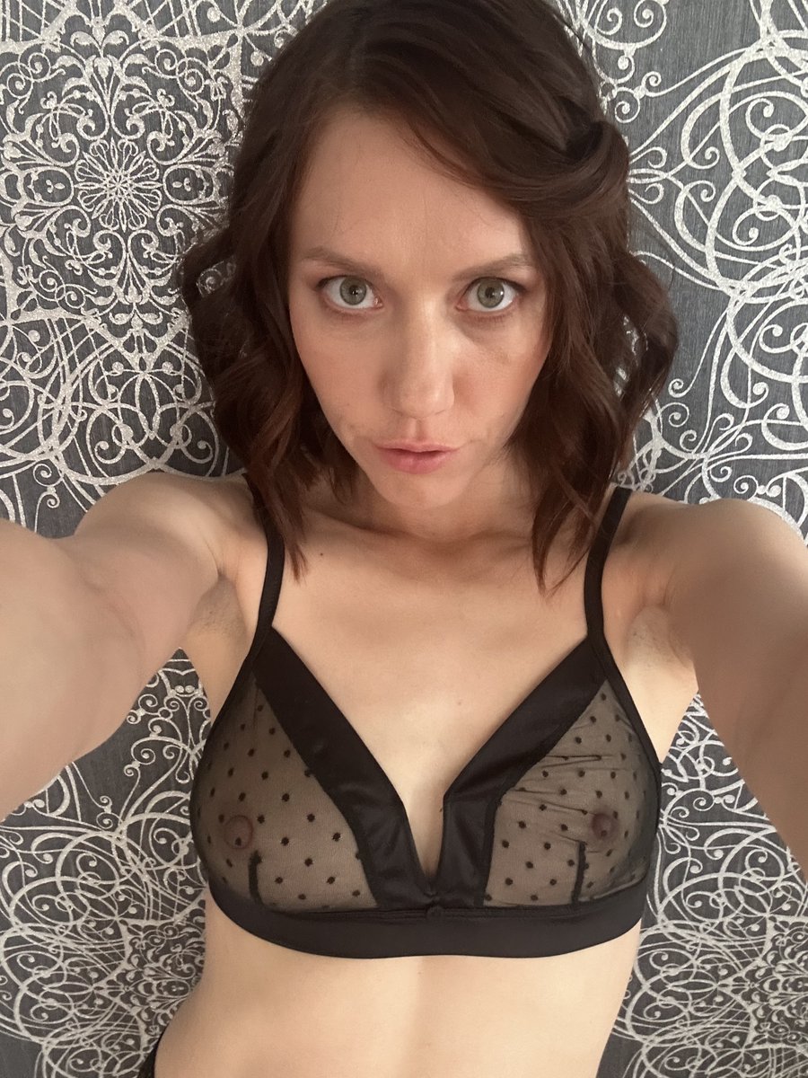 IndyLixxx's tweet photo. My first ever porno comes out tomorrow!
Filmed in Prague 😈.

Piss drinking, 100% anal with a BBC. https://t.co/oKJR8hsI5k