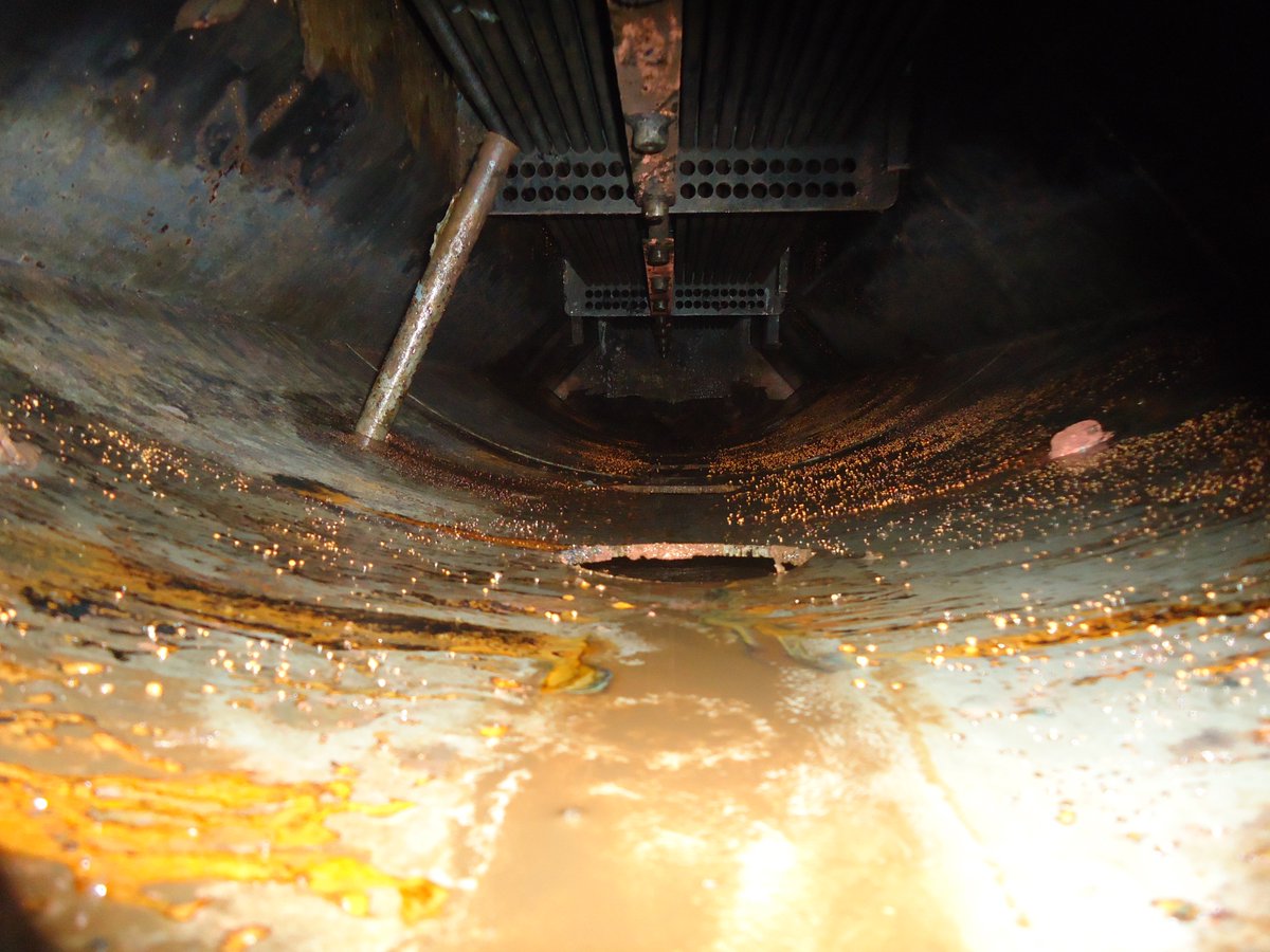 vamtec's tweet image. A small leak caused big trouble for a commercial building’s chiller—but we fixed it! 🛠️ Our LiBr-based cleaning saved 20% energy and avoided costly repairs. 🌿#ContactUs to keep your cooling green! #CoolThePlanet #SustainableHVAC #GreenBuildings Vamtec.com