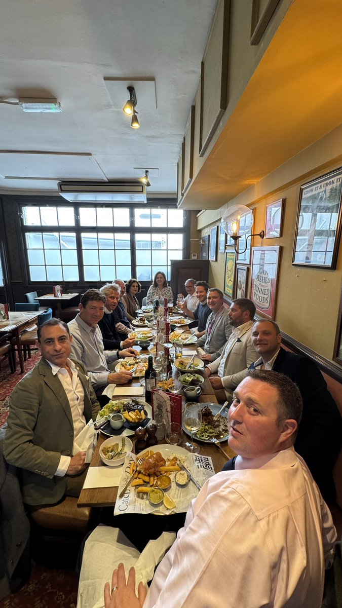 A perfect spring day at the Chelsea Flower Show 2025! 🌸🌿
Huge thanks to T Denne &amp; Sons for the invite – stunning displays and great company. A blooming brilliant experience! 🌷🌺

#ChelseaFlowerShow #Spring2025 #TDenneAndSons #ADM #GardenGoals #FloralInspiration