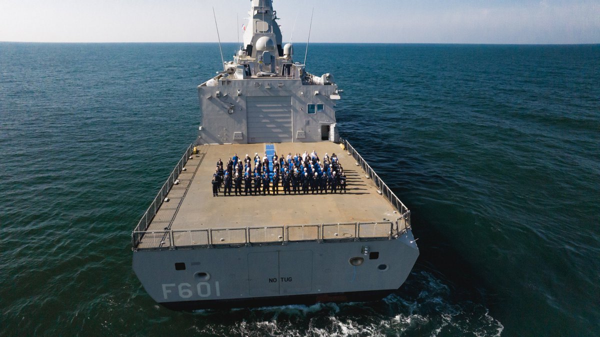 SarikasKostas's tweet photo. Μακέτο;;@NavyGR https://t.co/OymPVyLdBU