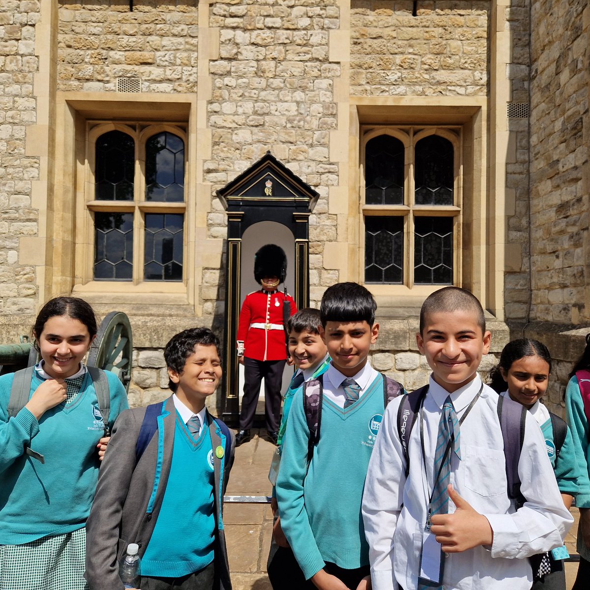 CSmithArkTindal's tweet photo. Year 6 are having a fantastic time exploring @TowerOfLondon in the sunshine! #TeamTindal #TindalAtTheTower @arktindal https://t.co/9aMaHmDOZY