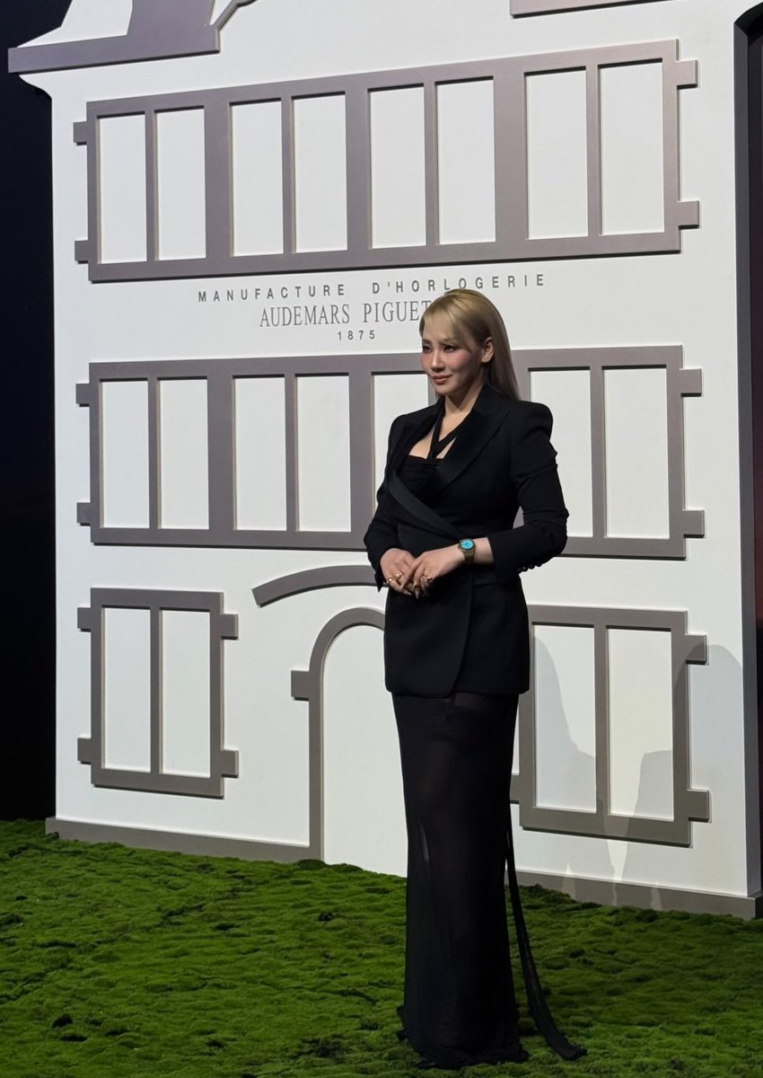 lchaerinvids's tweet photo. CL stuns for Audemars Piguet 150th Anniversary in Shanghai 🖤 https://t.co/xx7Bg05Glm