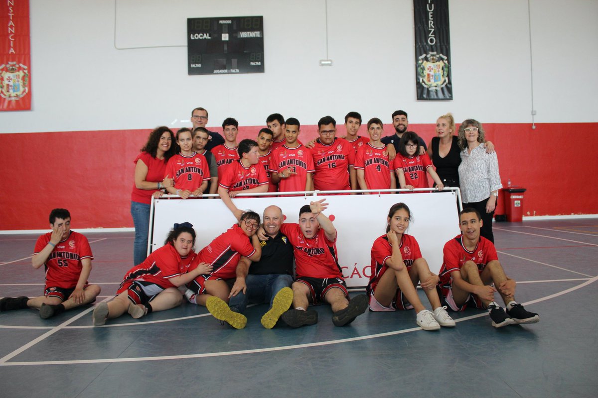 SanAntonioCc's tweet photo. Ayer por la mañana tuvimos la presentación de nuestro equipo inclusivo @Ceeproa con la presencia de la @DiputacionCC a la que agradecemos su apoyo.

¡Una mañana emocionante en la que nuestros chic@s recibieron sus equipaciones! 

¡Comienza un proyecto ilusionante!

@Ayto_Caceres https://t.co/o3hnUW3Wcz