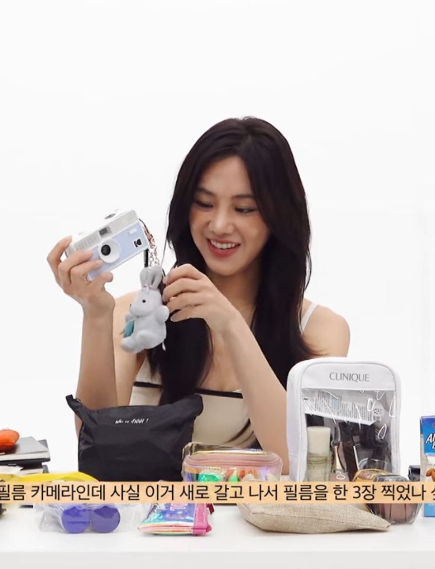 정말 별거 아닌 선물이었는데 이렇게 언니 가방에 매일 들어 있는 아이템이 됐다는 게 진짜 너무 감동임ㅠ