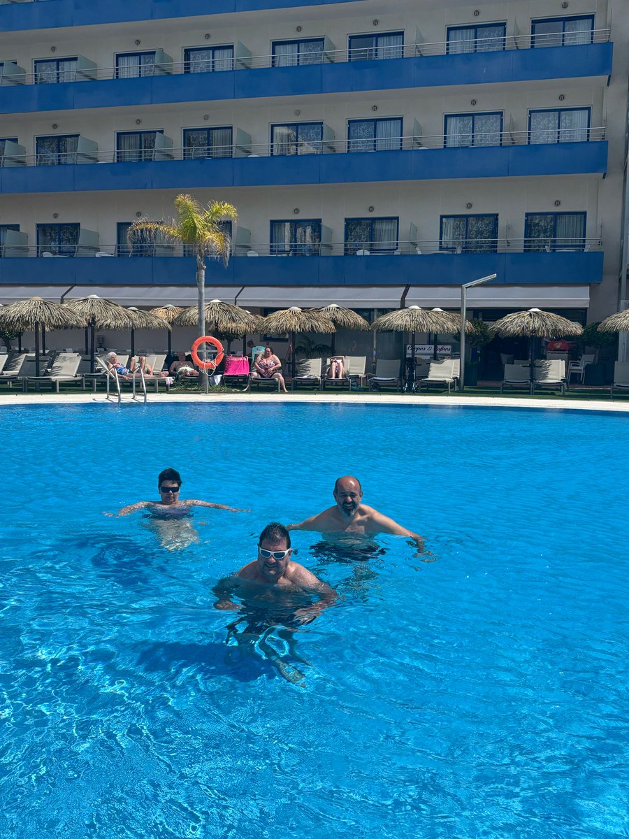 ASPACE_Huesca's tweet photo. Ya ha vuelto el primer turno de vacaciones con energías renovadas, y hablando con ilusión de cómo han disfrutado de Santa Susana, Blanes, la ciudad condal...encantados con sus baños en el mar.
Con ganas de repetir.
En pocas semanas se irá el segundo turno...ya os contaremos... https://t.co/QFtb03B1I8