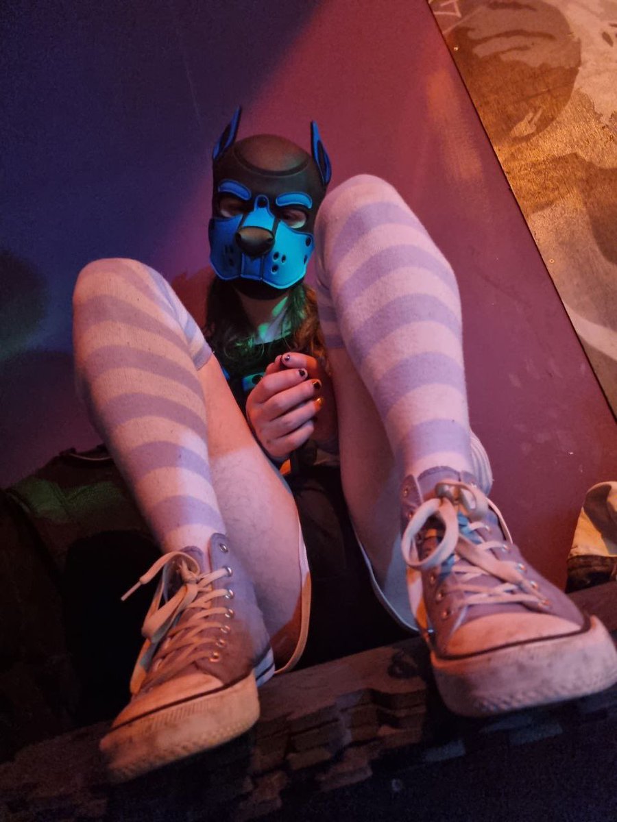 huh? what’s you doing down there?🤨🤨