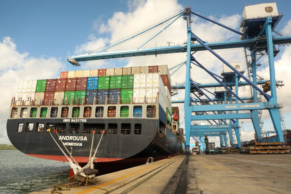 Kenya_Ports's tweet photo. Our vessel of the week is MV Androusa, a container ship currently docked at berth 21 at the Port of Mombasa.
She is discharging 1,628 containers and loading 1,928 containers.
#vesseloftheweek https://t.co/343TqvhaMQ