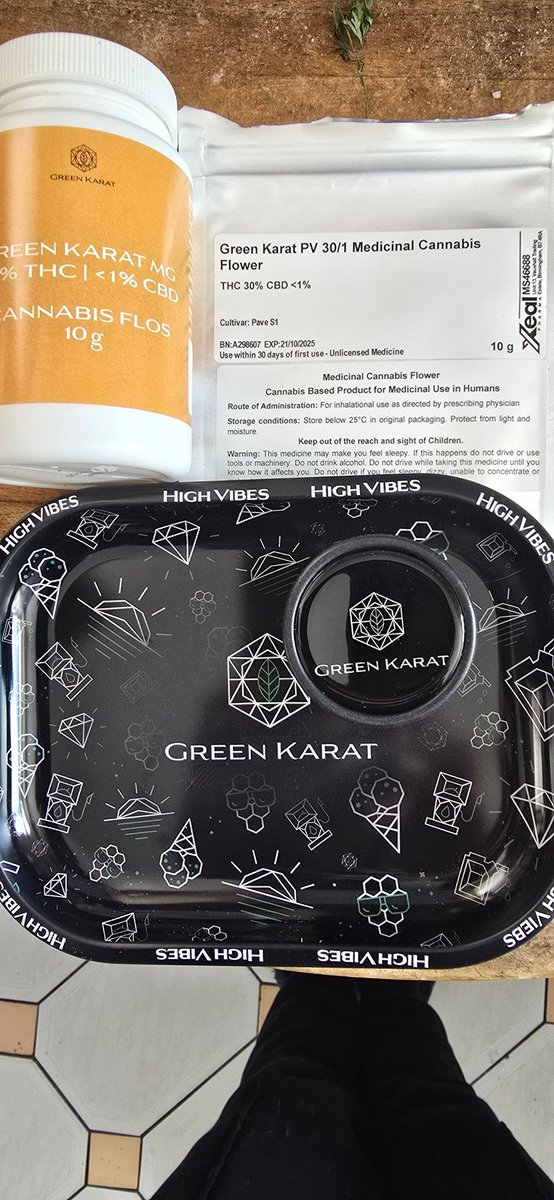 NickMarchAV's tweet photo. @MedBudUK I've just received my latest order from Mamedica and included was this green karat merchandise. Very nice. But isnt this illegal marketing of a POM product. This hurts our industry. https://t.co/cj70AcPuwW