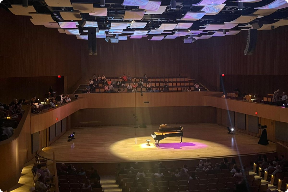 Lise de la Salle (@lisedelasalle) on Twitter photo Blog
THE VAN CLIBURN
…Each time I take my place on the jury, a singular suspension takes me…
Lise de la Salle <a href="/TheCliburn/">The Cliburn</a> International Piano Competition 2025 #Fortworth #Texas #USA
#pianists #nextgeneration #newtalents
#Read more👇
lisedelasalle.com/blog Blog
THE VAN CLIBURN
…Each time I take my place on the jury, a singular suspension takes me…
Lise de la Salle <a href="/TheCliburn/">The Cliburn</a> International Piano Competition 2025 #Fortworth #Texas #USA
#pianists #nextgeneration #newtalents
#Read more👇
lisedelasalle.com/blog