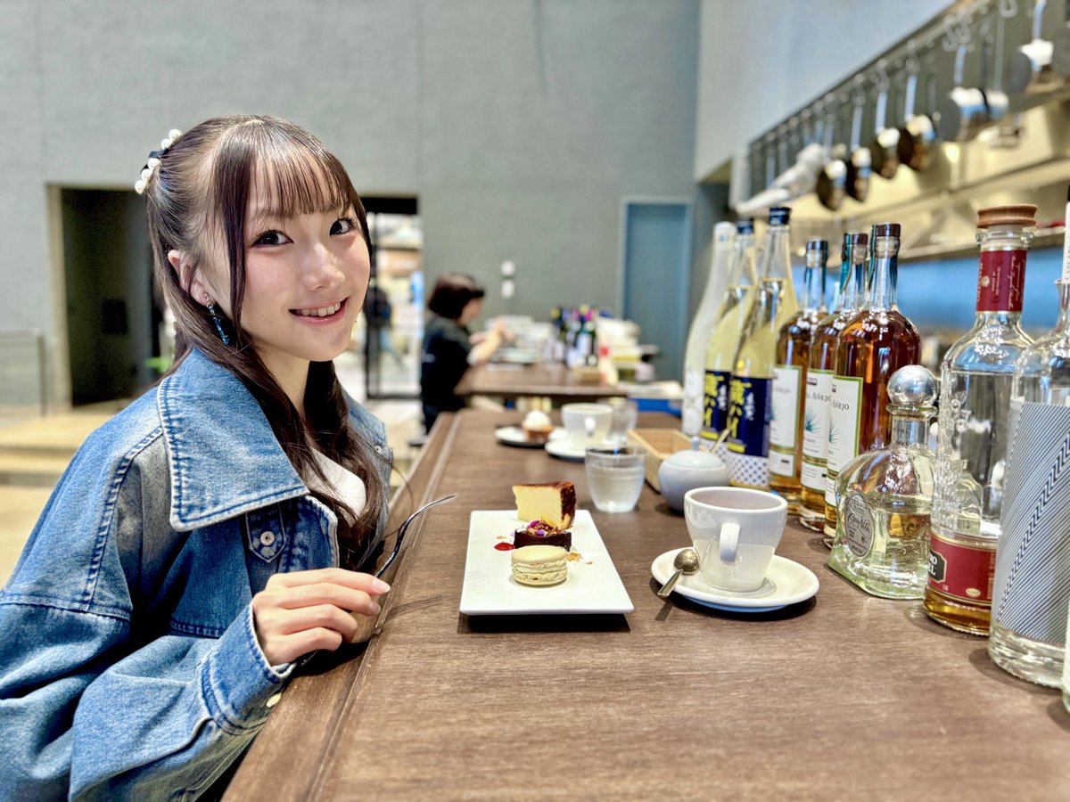 moka_idolbuu's tweet photo. おつもかです☕️
#MINIE と同じ建物内(お隣)にある
#ULO さん!☕️🍰🍝🥂🫧
お食事やお茶をしたり
お酒も楽しめる
オシャレで素敵な空間なの🥺💭✨️
何をいただいても とっても美味しくて、
何度も足を運びたくなるお店🍽♡
ALTも👀💐
#福井駅 からすぐ🫶
#ミニエ
#福井グルメ
#ほくりくアイドル部 https://t.co/KrYeBxfBE9