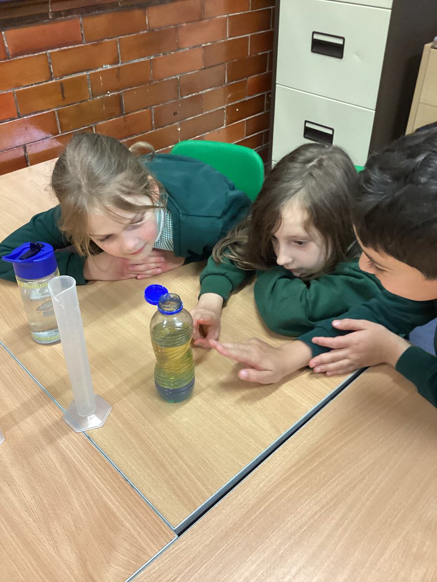 Year3Markeaton's tweet image. 🧠 STEM Week has been so much fun - look! Magnetic mazes, melting ice cubes, paper aeroplanes, manipulating media, TTRS battles… this week has been incredible. Now for a week of rest #MPSSTEM #MPSScience #MPSMaths #MPSComputing