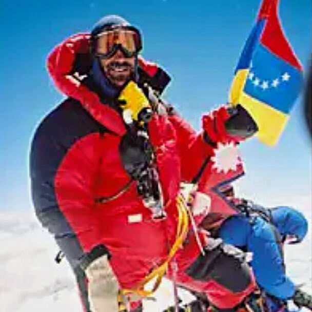 alfredoautiero's tweet photo. Hoy 23 de mayo se cumplen 24 años del primer ascenso de Venezuela a la cumbre más alta del mundo (Everest/23 de mayo del 2001/“Proyecto Cumbre”); Marcus Tobia y José Antonio Delgado, junto a los integrantes de “Proyecto Cumbre” fueron los artífices de este logro. https://t.co/7YMX1gqcjx