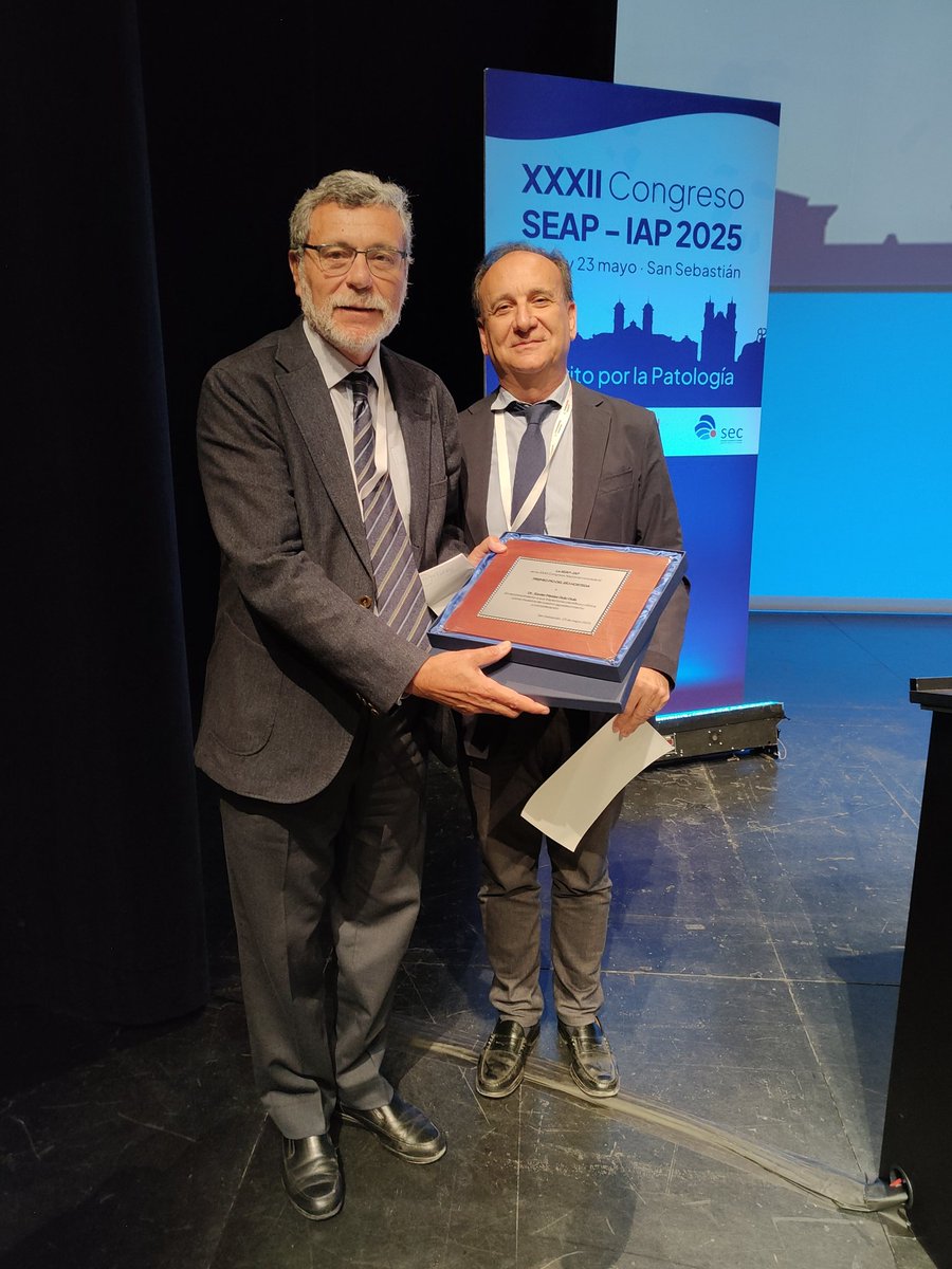 Premio Rio Hortega al Dr. Xavier Matías-Guiu Guia
En reconocimiento a sus trayectoria científica y clínica, como muestra de nuestro agradecimiento y consideración