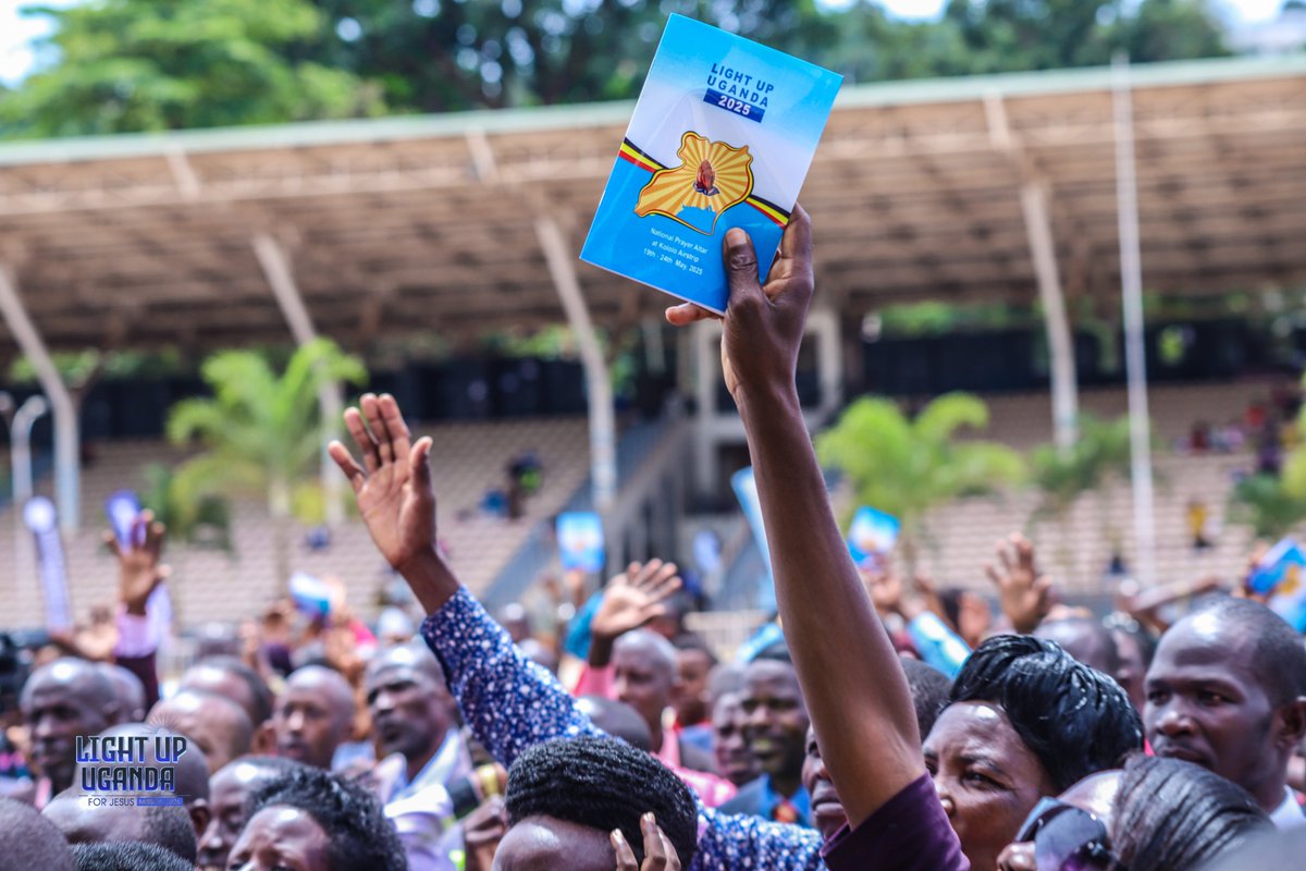 lightupuganda's tweet photo. God restores us when we repent: When we repent and pray, God turns His face back to us, restoring our relationship with him, and the land. Sin draws us away from God (Isaiah 59). Bishop Joshua Lwere
https://t.co/wnFVbcVgFh
#lightupuganda #lightupugandaforjesus #PatienceRwabogo https://t.co/uQNaal1doD