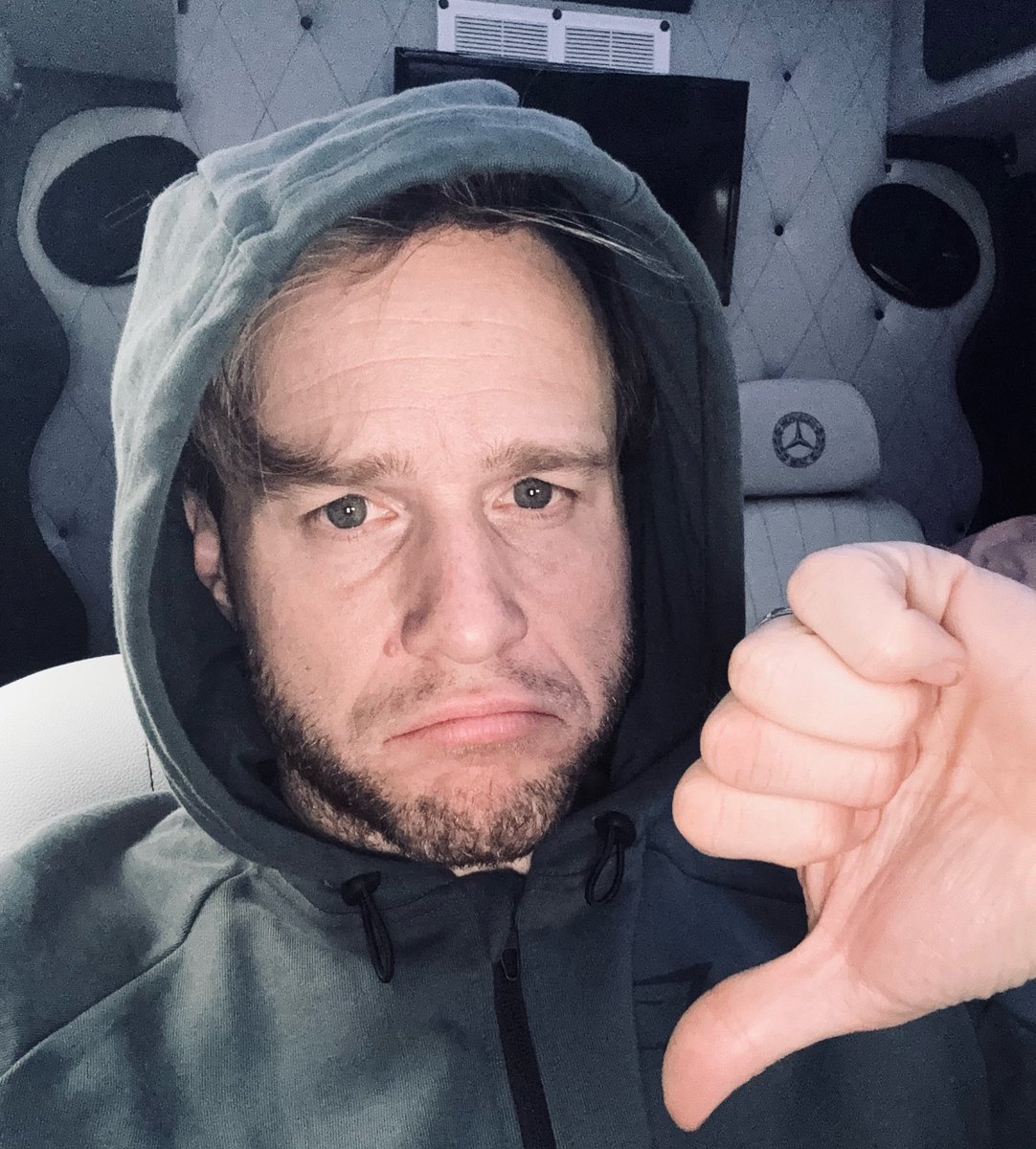 Never expected to be writing this today 😞

To everyone in Glasgow last night, I want to start by saying sorry. What happened last night has never happened to me before and I’m truly gutted and upset about it. In 15years I’ve never had to leave the stage after 30minutes into a