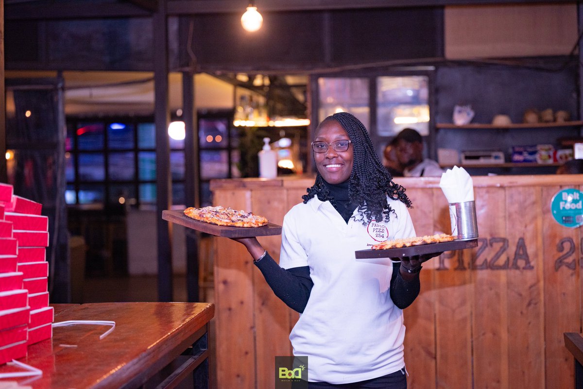 BuildaDao's tweet photo. Last night’s pizza party at Alchemist hosted by @BuildaDao  was 🔥🍕 pure vibes only! Who knew pizza could unite the web3 fam like this?
Big love to @Pizza_DAO  for turning slices into a global movement — Pizza isn’t just food, it’s a whole culture now.
#PizzaParty #BuildaDao https://t.co/sAEmGGA6Po