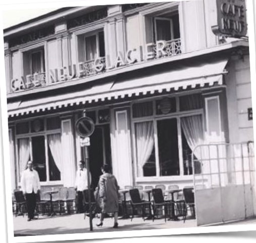 C'était le 23 mai 1950, à 18H30, au Café Neuf, 7 place Bellecour.

Ils sont 1 dizaine de notables Lyonnais, chez le chef Marius Vettard (fondateur des Toques Blanches Lyonnaises).

Ils vont trouver 1 nom (et des couleurs) pour 1 nouveau club qui sera adoré : OLYMPIQUE LYONNAIS !