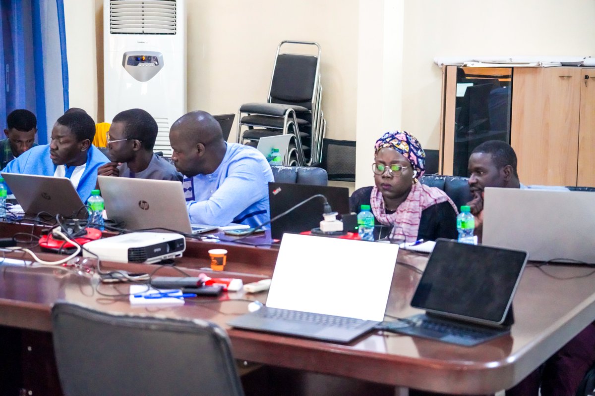 Pôle Eau Dakar tweet media