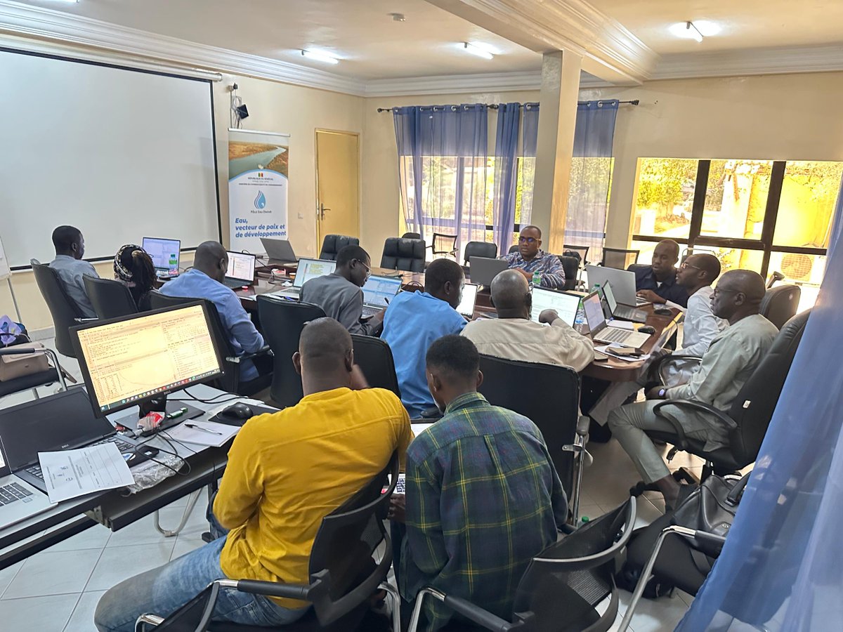 Pôle Eau Dakar tweet media