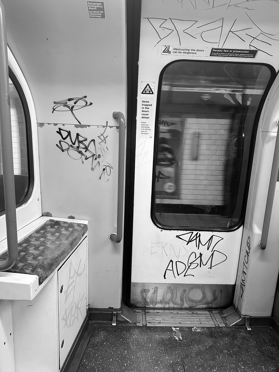 Friday in London - seems to be the graffiti capital now <a href="/TfL/">TfL</a> on the Central Line today from Oxford Circus to Marble Arch