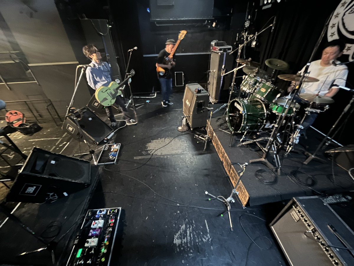 eleki_echodeck's tweet photo. 本日はベッシーホールでゲネプロです！

The Liner Notesレコ発ライブは今週日曜日開催！！

The Liner Notes 1st Album Release Live
『We're So High』
2025/5/25(日) ベッシーホール
open 16:30/start 17:00
ticket adv:¥2,000(1drink ¥500)

The Liner Notes
THE KA-ZOO
星屑VelonBeat
Sign's https://t.co/CGJnTeG4Ik