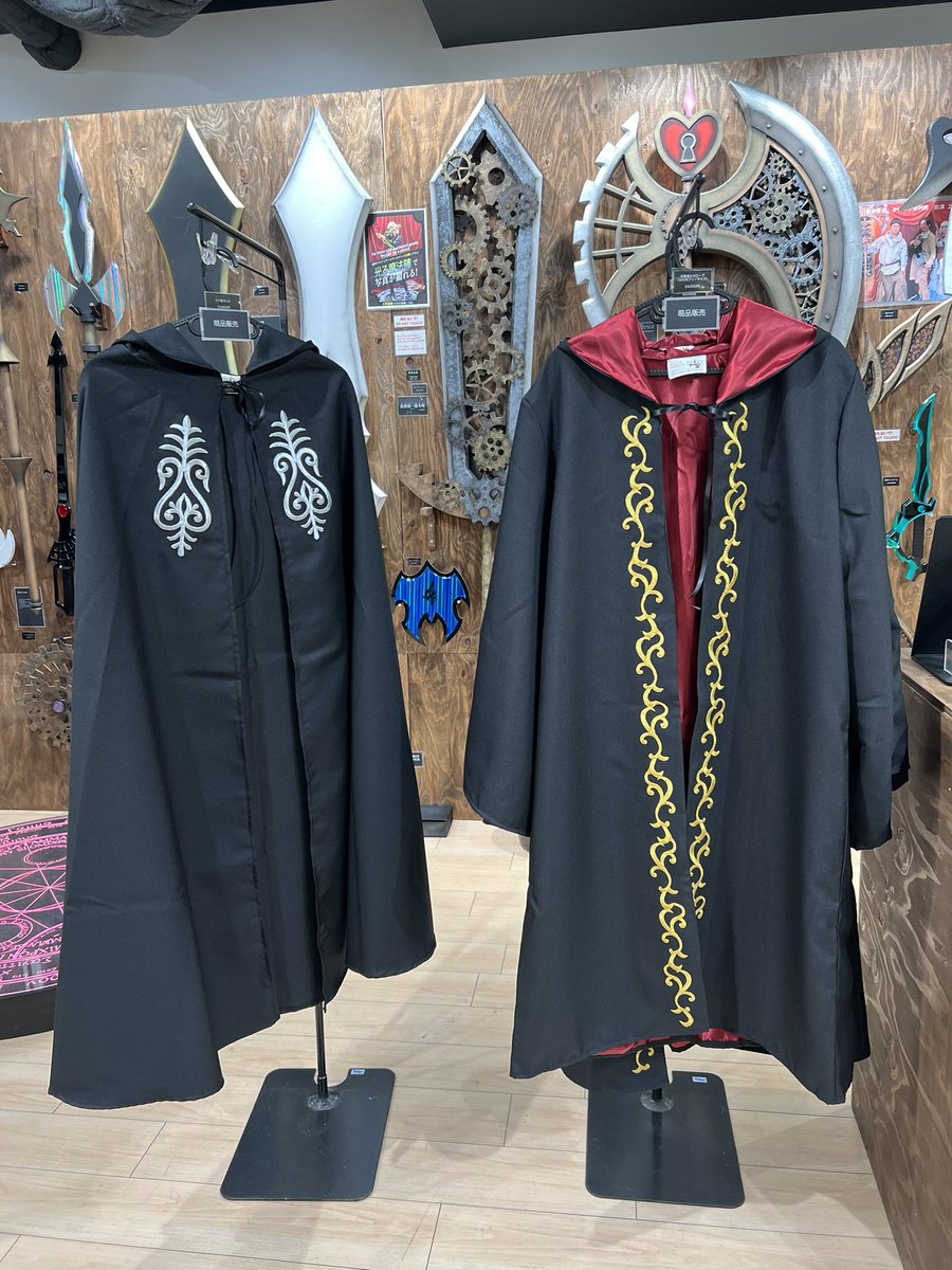 takumikougei's tweet photo. 【魔法使いの冒険者様へ】
ベルクロス @BellClothe0705  
商品入荷しました！明日から販売！
十六夜(いざよい)マントフリー 15,600円
赤魔導士のローブ 男性用フリー24,000円
赤魔導士のローブ 女性用フリー24,000円
大丸梅田店13階武器屋 #武器屋 https://t.co/nprzXa70Wu