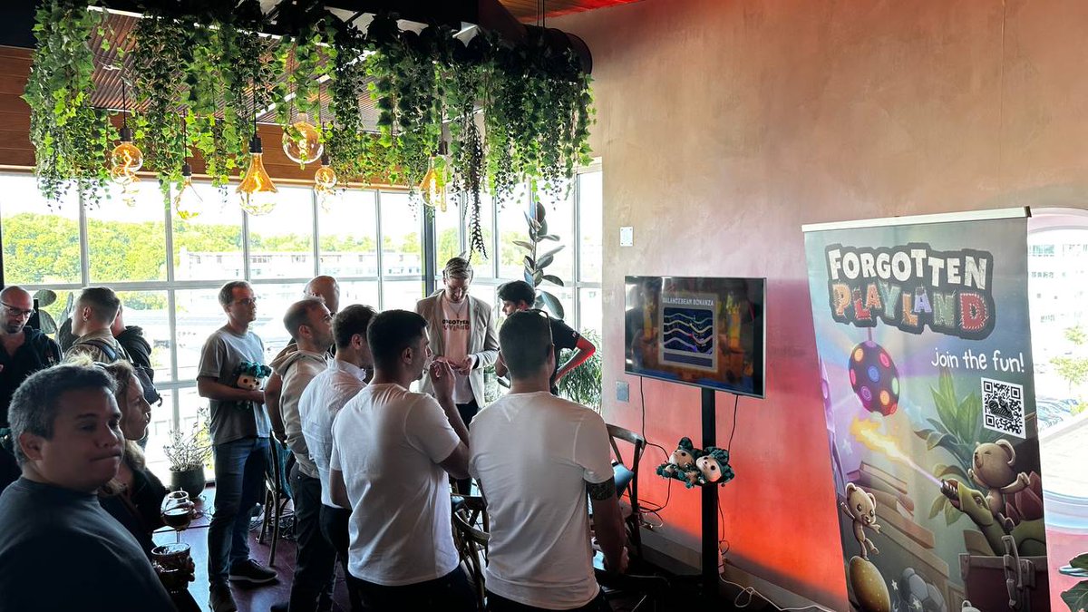ForgotPlayland's tweet photo. We're so glad to have seen so many of you show up for #beamfest. ๐
So many wonderful people, and good times were had by all!
We'd better see you in the attic next! https://t.co/kJQSXwjbEw