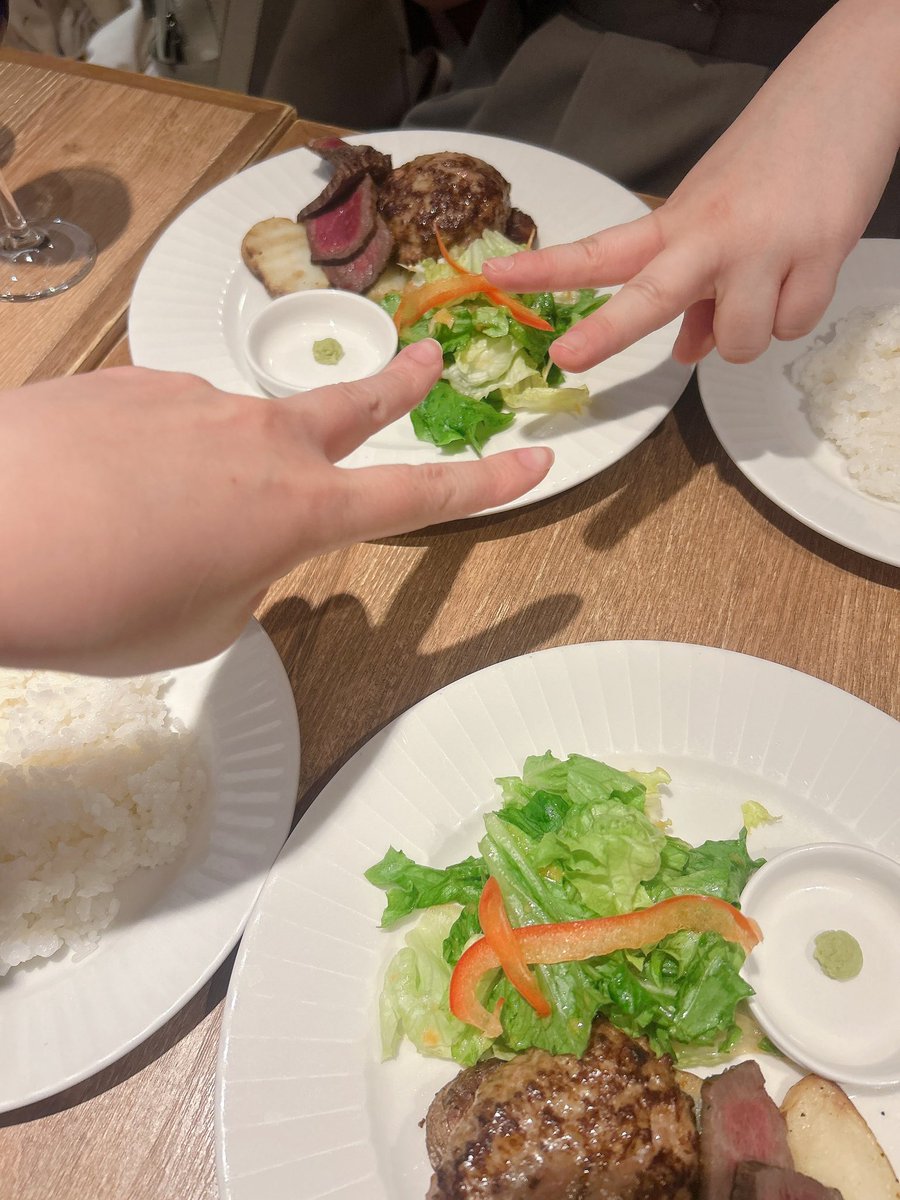 hatosan_trpg's tweet photo. ちゃもちと久々のご飯だわさ https://t.co/OHRJTTCXTF