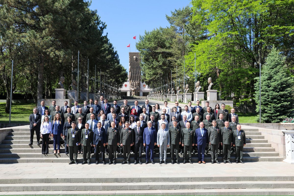 KoAkinci's tweet photo. 22 Mayıs tarihinde Türkiye Siber Güvenlik Kümelenmesi ve Milli Savunma Üniversitesi tarafından gerçekleştirilen “Siber Güvenlik ve Yapay Zeka” konferasında “Siber Güvenlikte Askeri Personelin Rolü” panelinde konuşmacı olarak yer aldık. 
Emeği geçen herkese teşekkürler 🇹🇷 https://t.co/c2jXz6s9OB