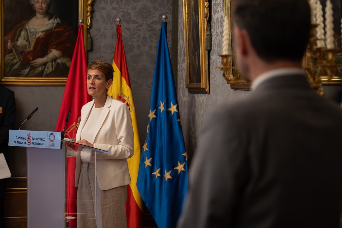 anel_navarra (@anelnavarra) on Twitter photo Navarra invertirá cerca de 37 millones en su III Plan de la Economía Social
Información completa 👉anel.es/navarra-invert…
#EconomíaSocial #Navarra #IIIPlanEconomíaSocial
<a href="/empleo_na/">Empleo - Lansare</a> <a href="/gob_na/">Gobierno de Navarra</a> <a href="/coopsnavarra/">UCAN Agroalimentador@s</a> <a href="/CEPES2/">CEPES</a> <a href="/Ceisna21/">CEISNA</a> <a href="/REASNAVARRA/">REAS Nafarroa</a> <a href="/einavarra/">Asociación de Empresas de inserción de Navarra</a> <a href="/einavarra/">Asociación de Empresas de inserción de Navarra</a> <a href="/FundacNavarra/">FundacionesdeNavarra - Nafarroako Fundazioak</a> Navarra invertirá cerca de 37 millones en su III Plan de la Economía Social
Información completa 👉anel.es/navarra-invert…
#EconomíaSocial #Navarra #IIIPlanEconomíaSocial
<a href="/empleo_na/">Empleo - Lansare</a> <a href="/gob_na/">Gobierno de Navarra</a> <a href="/coopsnavarra/">UCAN Agroalimentador@s</a> <a href="/CEPES2/">CEPES</a> <a href="/Ceisna21/">CEISNA</a> <a href="/REASNAVARRA/">REAS Nafarroa</a> <a href="/einavarra/">Asociación de Empresas de inserción de Navarra</a> <a href="/einavarra/">Asociación de Empresas de inserción de Navarra</a> <a href="/FundacNavarra/">FundacionesdeNavarra - Nafarroako Fundazioak</a>