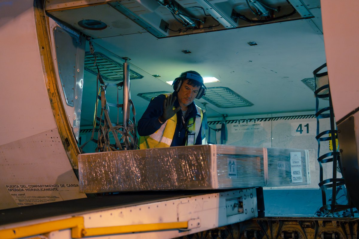 Dimos un paso adelante para ser más competitivos: Hoy podes exportar hasta un 50% más barato con #ExportaSimple

Exporta Simple es una herramienta que sirve para potenciar a los sectores productivos, que permite bajar costos logísticos y que le saca costos operativos para que sea