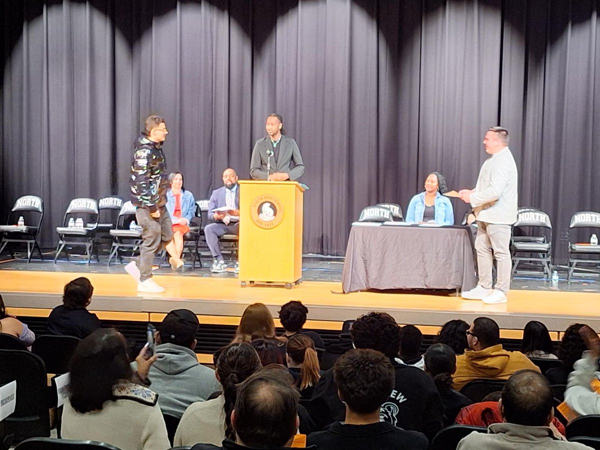 🎉 Let's continue the celebrations!

🎓 This week, students at North High School in Worcester were given awards from the GEAR UP staff for their achievements.  

🌟 Keep reaching for the stars, you're going to do great things!