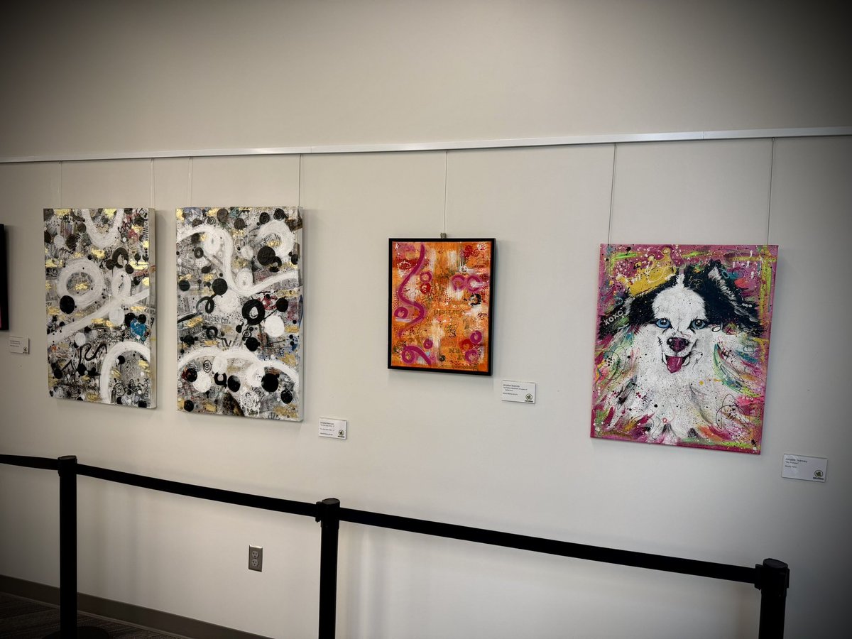 jonaleesearcey's tweet photo. I love the opportunity to showcase my hobby with students @MaplewoodElemen in @NKCSchools Principals paint too!! ❤️ https://t.co/MVo7Q1Tqo7