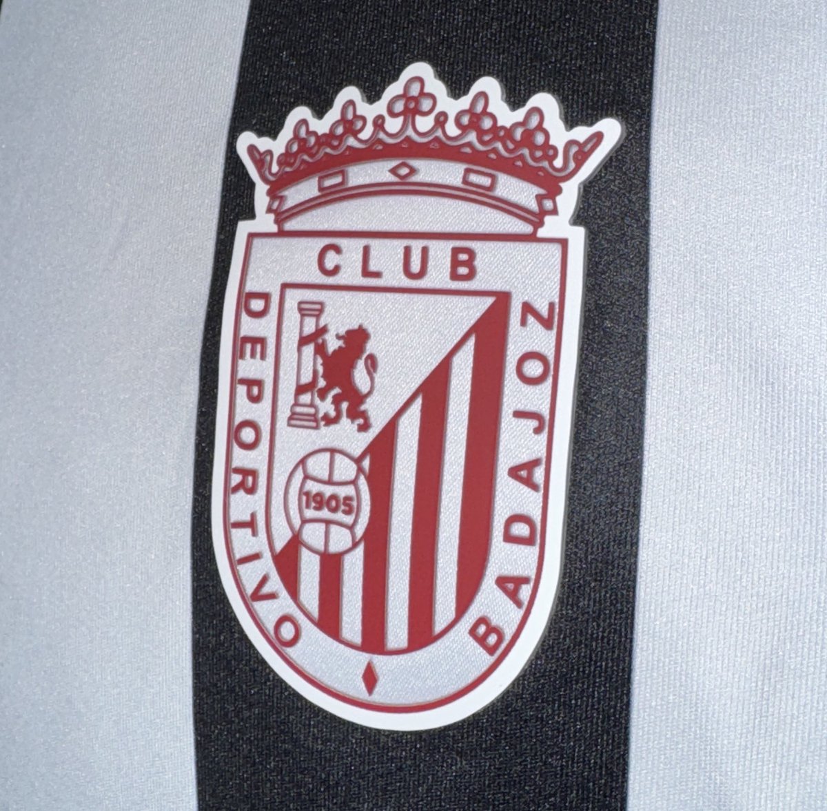 𝐌𝐀́𝐒 𝐃𝐄 5️⃣5️⃣0️⃣ 𝐋𝐎𝐂𝐎𝐒 🤪
𝐌𝐀́𝐒 𝐃𝐄 5️⃣5️⃣0️⃣ 𝐆𝐑𝐀𝐂𝐈𝐀𝐒 🙏🏽

6️⃣ 𝐀𝐔𝐓𝐎𝐁𝐔𝐒𝐄𝐒 🚌

𝐌𝐀́𝐒 𝐃𝐄 5️⃣5️⃣0️⃣ aficionados blanquinegros estarán apoyando al equipo este próximo domingo en Azuaga. Que auténtica 𝐋𝐎-𝐂𝐔-𝐑𝐀 🔝🔝🔝

Todo y todos por este 𝐄𝐒𝐂𝐔𝐃𝐎 🛡