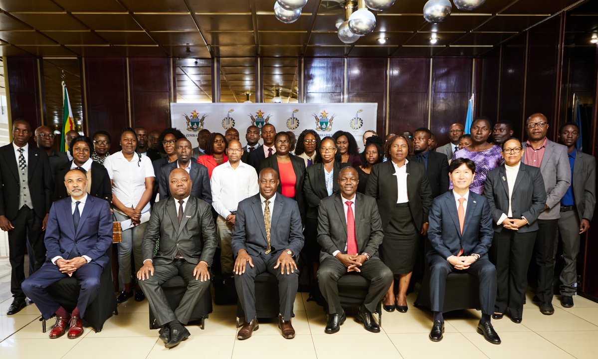 UNCTAD E-Commerce and Digital Economy (@unctad_ecde) on Twitter photo 📢The #eTradeReadiness Assessment for 🇿🇼Zimbabwe is here!
Launched in Harare by <a href="/Min_of_IC/">Ministry of Industry and Commerce</a> and with 🇰🇷Korea as main donor, it provides a detailed review of Zimbabwe’s e-commerce ecosystem to help accelerate digital transformation.
Read the full report: unctad.org/system/files/o… 📢The #eTradeReadiness Assessment for 🇿🇼Zimbabwe is here!
Launched in Harare by <a href="/Min_of_IC/">Ministry of Industry and Commerce</a> and with 🇰🇷Korea as main donor, it provides a detailed review of Zimbabwe’s e-commerce ecosystem to help accelerate digital transformation.
Read the full report: unctad.org/system/files/o…