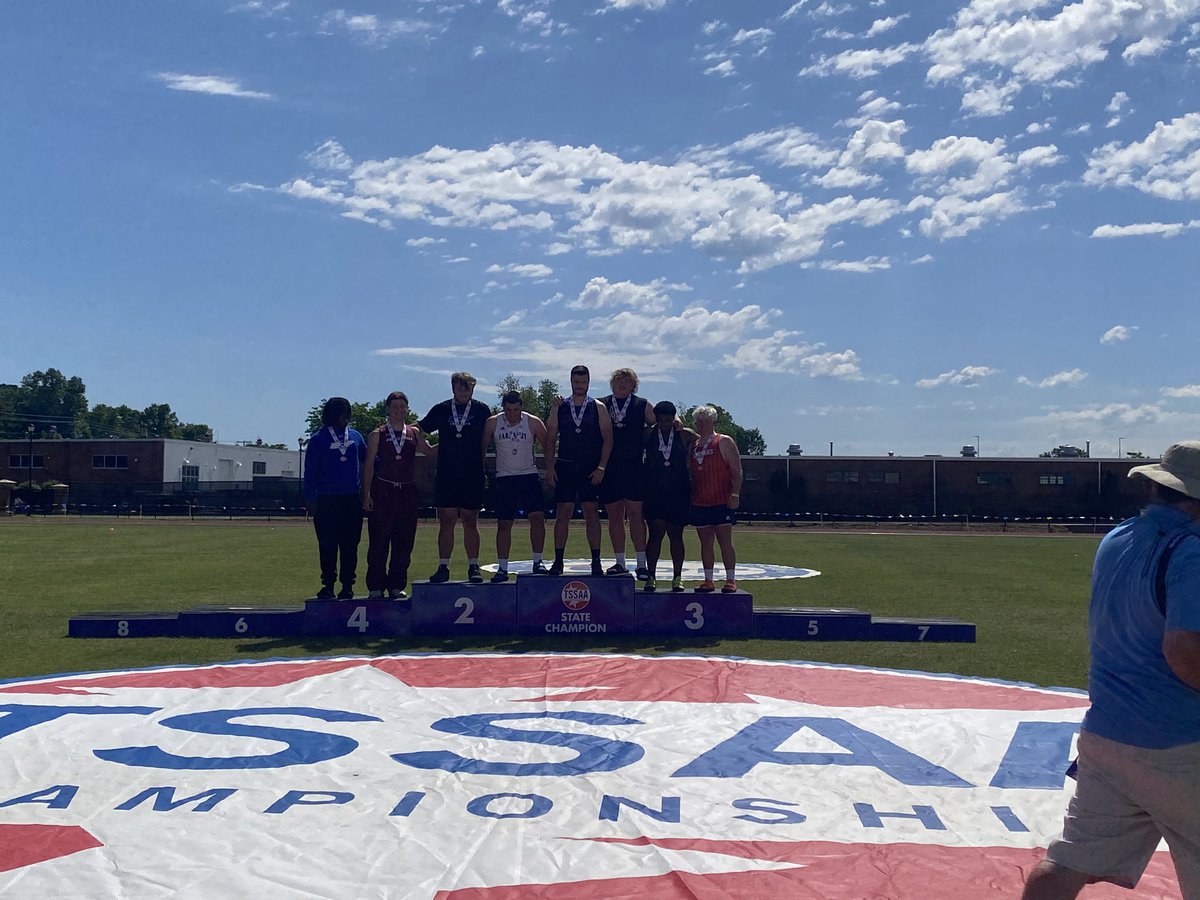 dchs_track&field tweet media