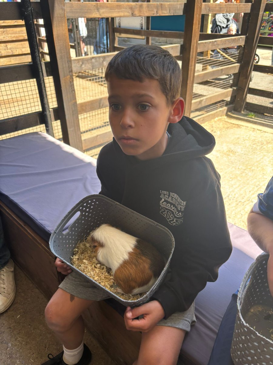 Long Benn Academy tweet media