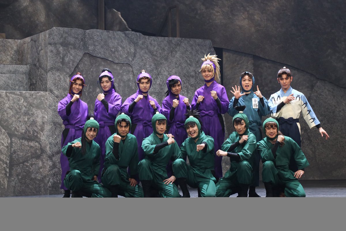 nin_myu_info's tweet photo. 『ミュージカル「忍たま乱太郎」～走れ四年生！ 戦え六年生！ ～閻魔岳を駆け抜けろ～～』無事開幕しました🔥
ご来場ありがとうございました！✨️

また、おかげさまで #忍ミュ は今年15周年をむかえました！㊗️
沢山の応援をありがとうございます！
初日カーテンコールにて皆様とケーキでお祝いいたしました🎂

引き続き忍たまファミリーの応援お願いいたします👊

キャストコメントはこちら🥷
⏩https://t.co/tTDJ2BXkh6

アンケートも募集しております📝
⏩https://t.co/OZBdkGwQGj

明日は12:00/17:00の2公演📣
皆様のご来場お待ちしております👏