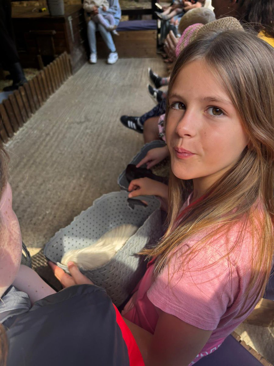 Long Benn Academy tweet media