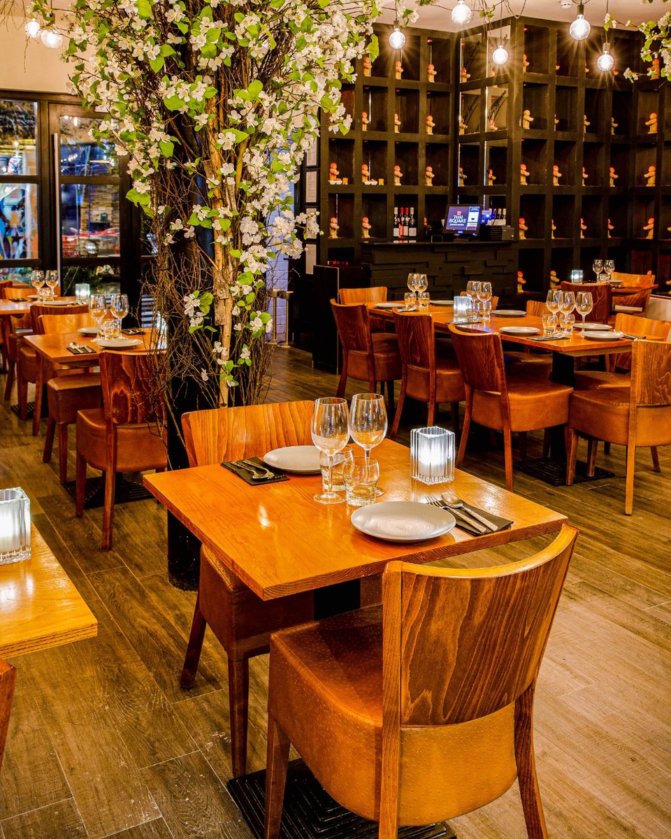 ThaiSquareGroup's tweet photo. Big party? Small get-together? Something in between? We’ve got the space, and the spice. 🌶️ From cosy corners to full-on private spaces, Thai Square’s got your event sorted. Enquire today via the link in bio✨ https://t.co/Qy0CoxER4f