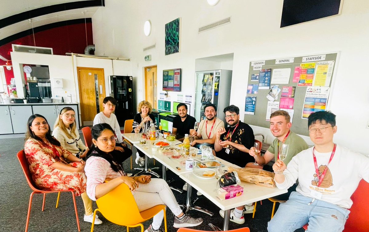 VickySanzMoreno's tweet image. Paper accepted! what a great group of people I get to work with every day!聽馃ぉ Celebrating good news is so important! 馃憞