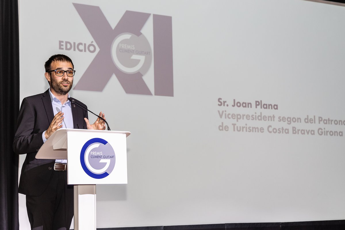 costabrava's tweet photo. 📍Assistim a la XI edició dels Premis Climent Guitart en reconeixement a la tasca de persones, entitats i iniciatives en els àmbits de formació, emprenedoria, solidaritat, música i trajectòria professional. 
✨Enhorabona a Iván José Aguilar, Abricoc, Fundació Josep Santacreu, Juli Guiu, Josep Martí, Domènech Biosca i a l'organització.