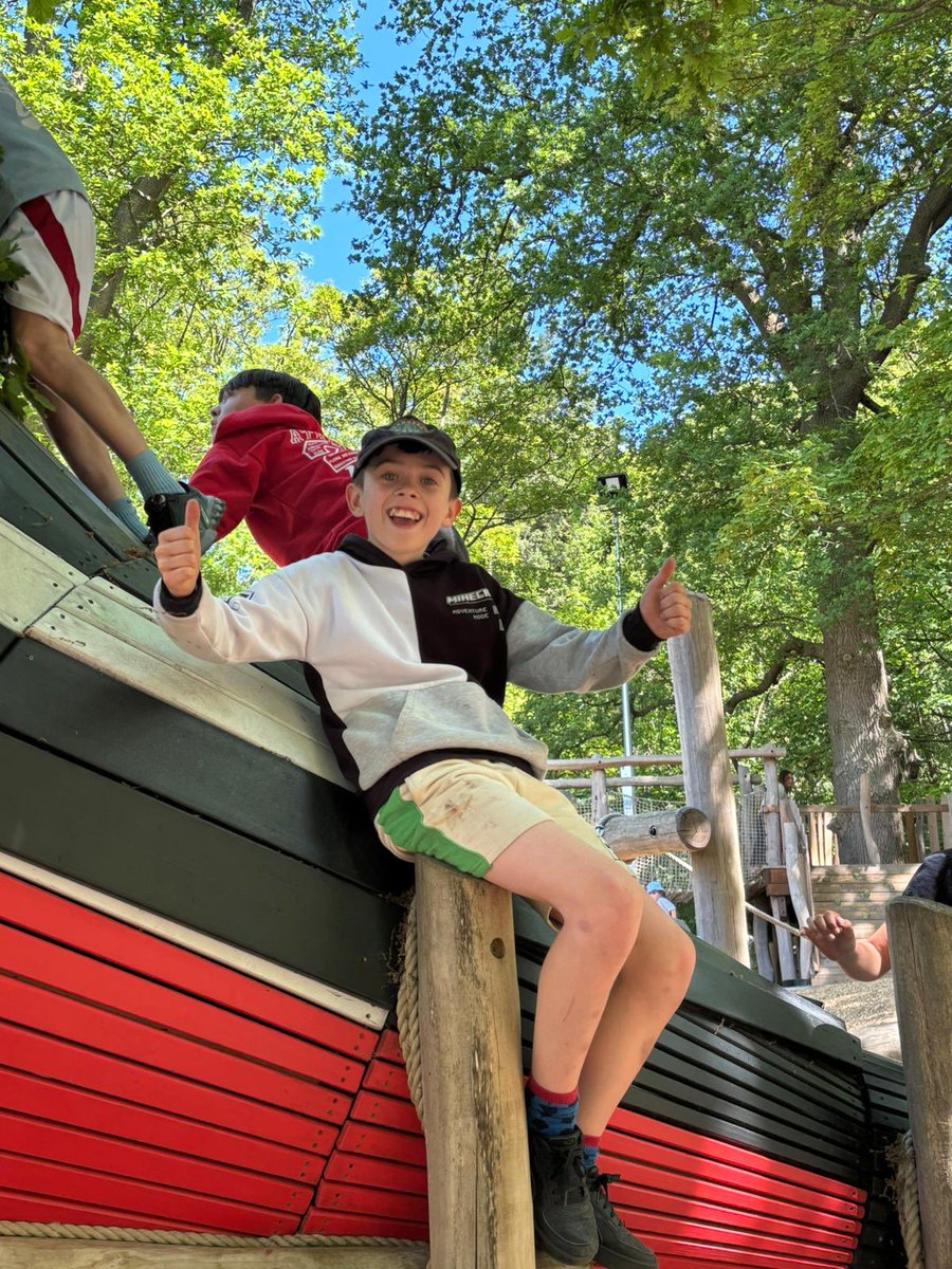 Long Benn Academy tweet media